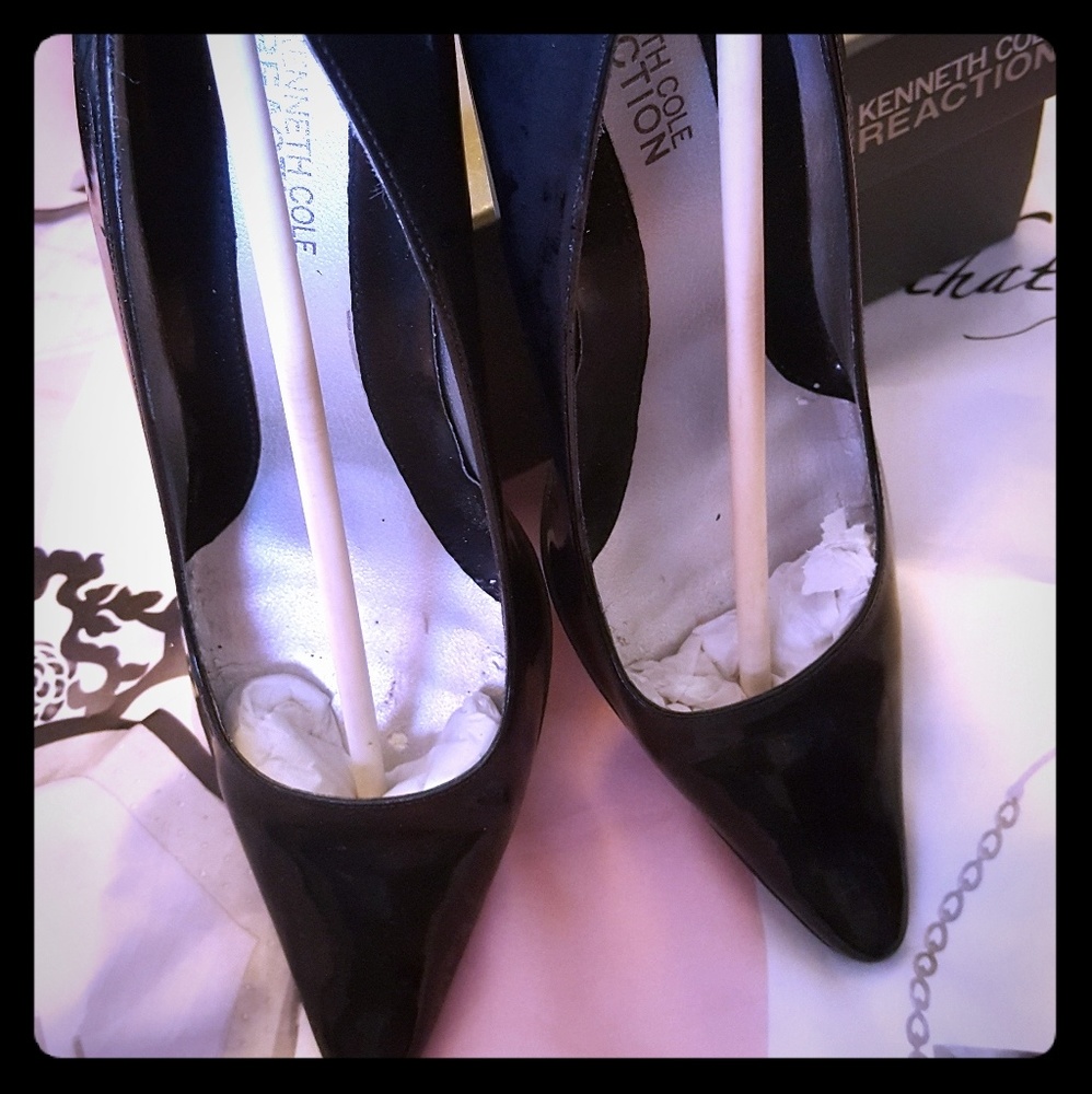 Kenneth Cole black heels